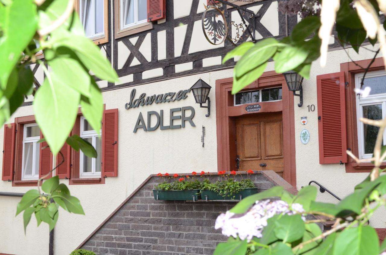 Landhotel Schwarzer Adler Tiefenbronn Buitenkant foto